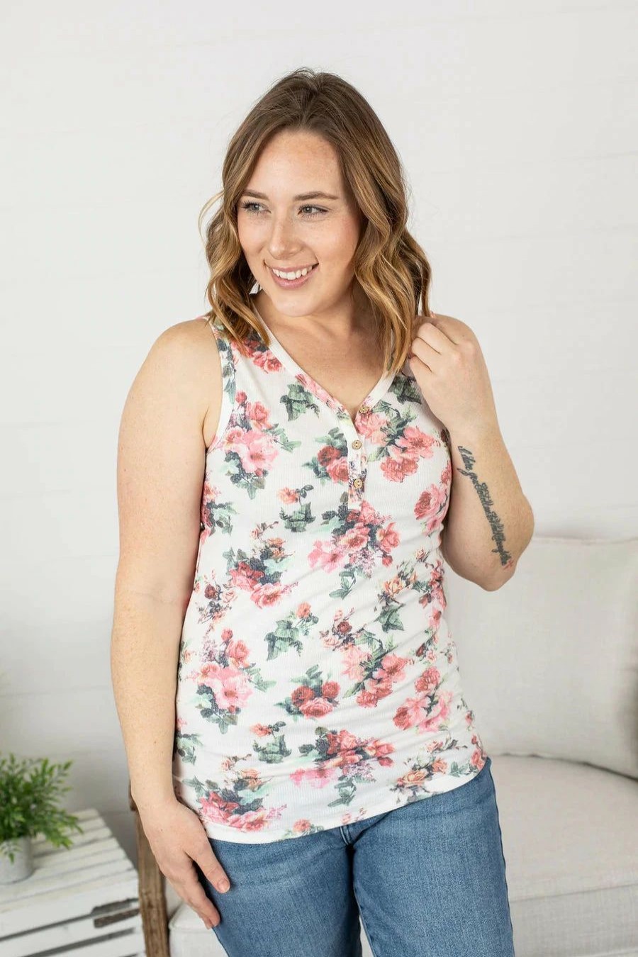 * Michelle Mae Addison Henley Tank White W/ Pink Floral Best