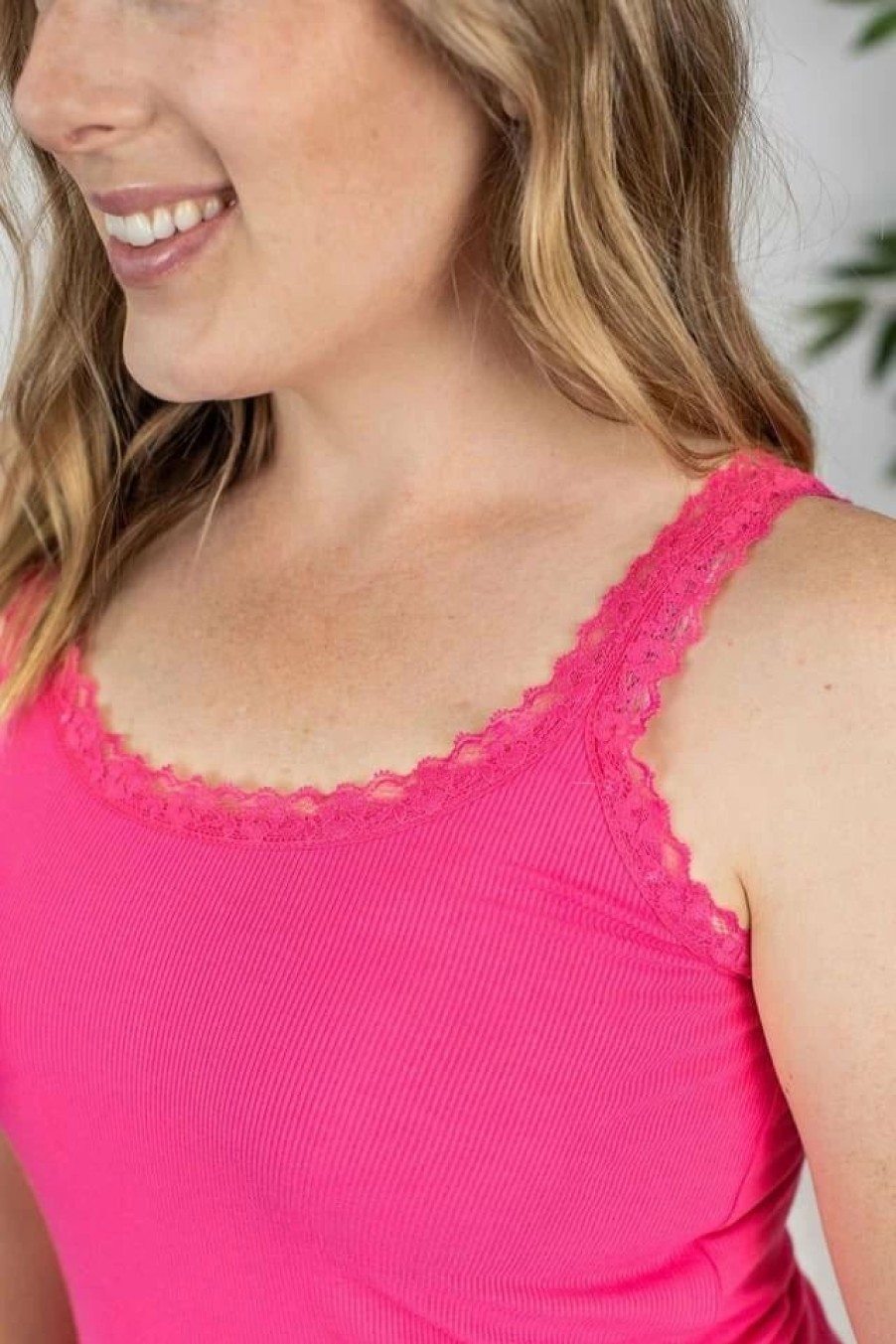 * Michelle Mae Lexi Lace Tank Hot Pink New